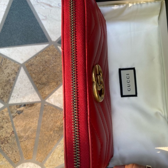 GG Marmont Medium Quilted Zip Wallet, Red - Picture 5 of 7